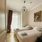 Casa de hóspedes La Rose Du Château Lourdes