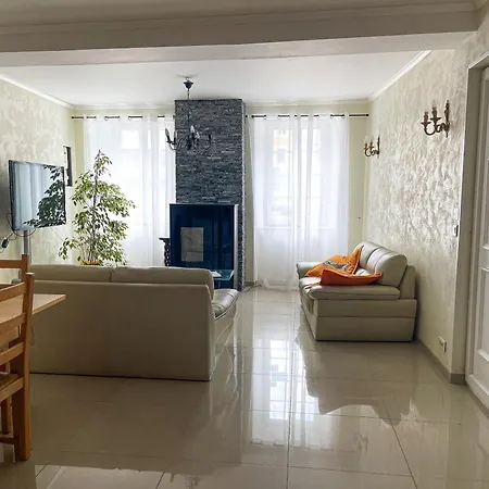 La Rose Du Château Lourdes