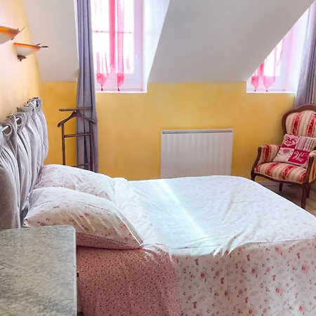 La Rose Du Chateau Lourdes