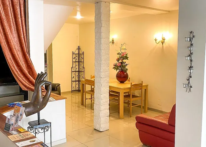 La Rose Du Chateau 3* Лурд