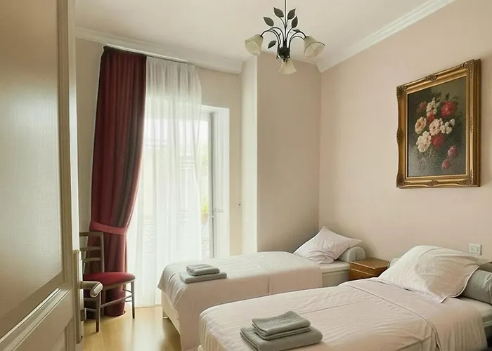 Maison d'hôtes La Rose Du Château Lourdes