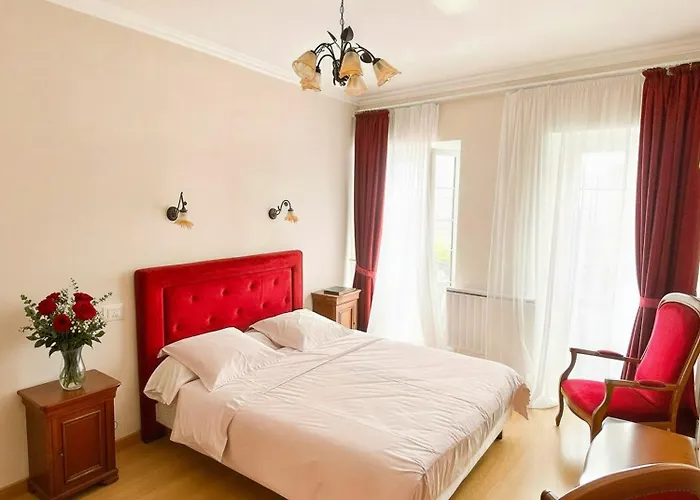 La Rose Du Chateau Гостьовий будинок 3*