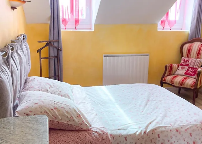 La Rose Du Chateau ルルド